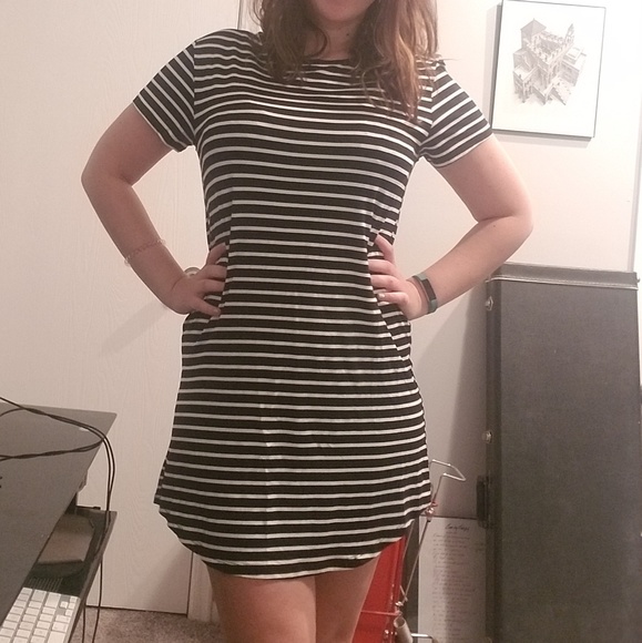 Black&white t shirt dress - Picture 3 of 4